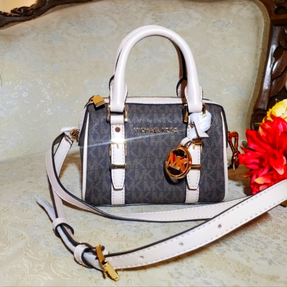 Michael Kors Handbags - Michael Kors Mini Bag